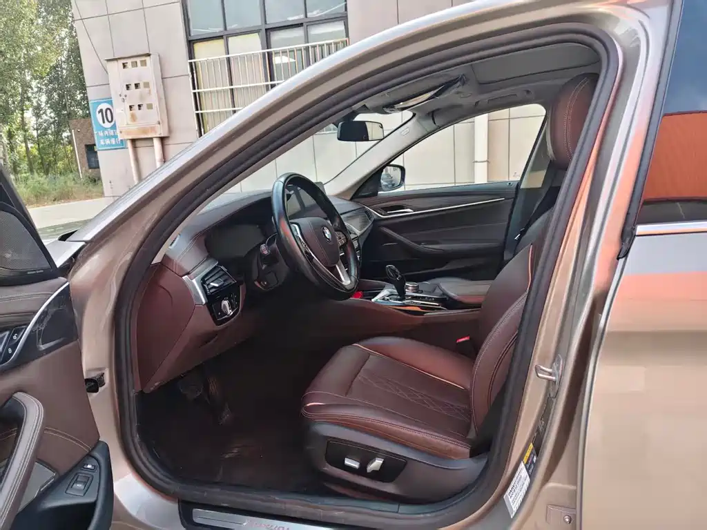 BMW 5 Series New Energy — миниатюра 3