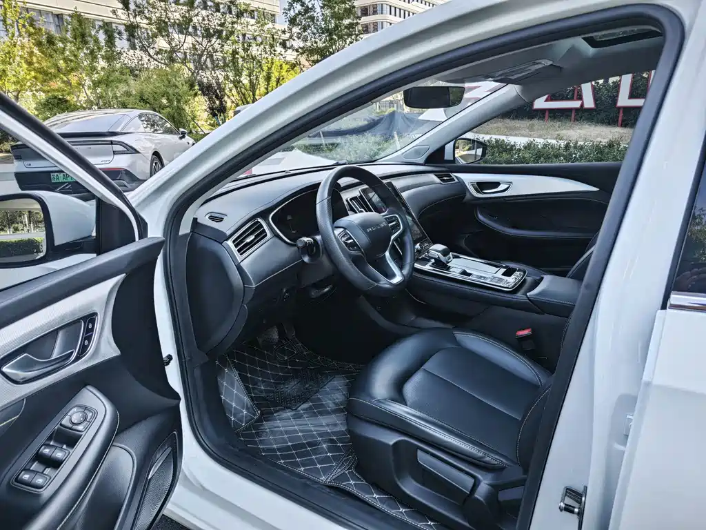 Roewe i6 MAX New Energy — миниатюра 11
