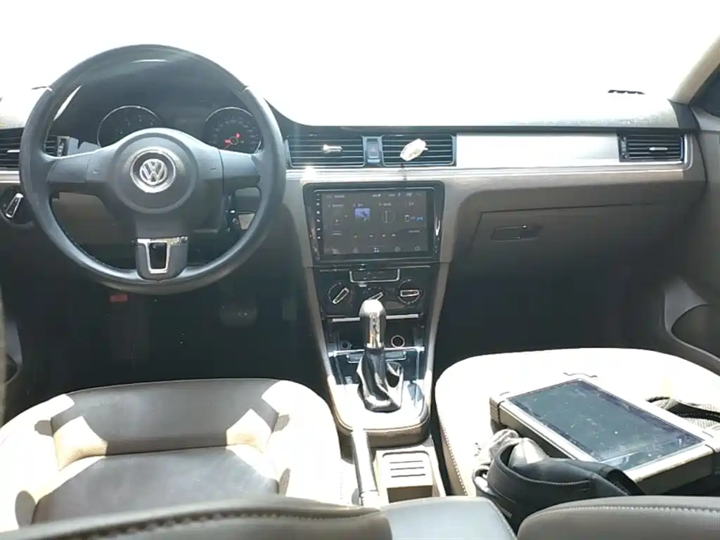 Volkswagen Bora 2014 1.6L AT Comfort