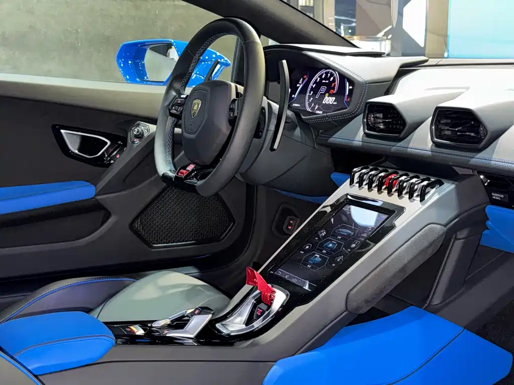 LAMBORGHINI HURACÁN