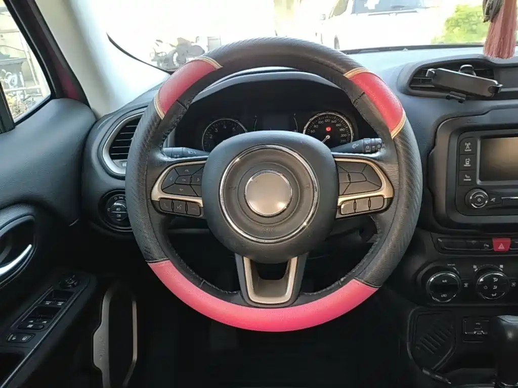 Jeep Renegade — миниатюра 11