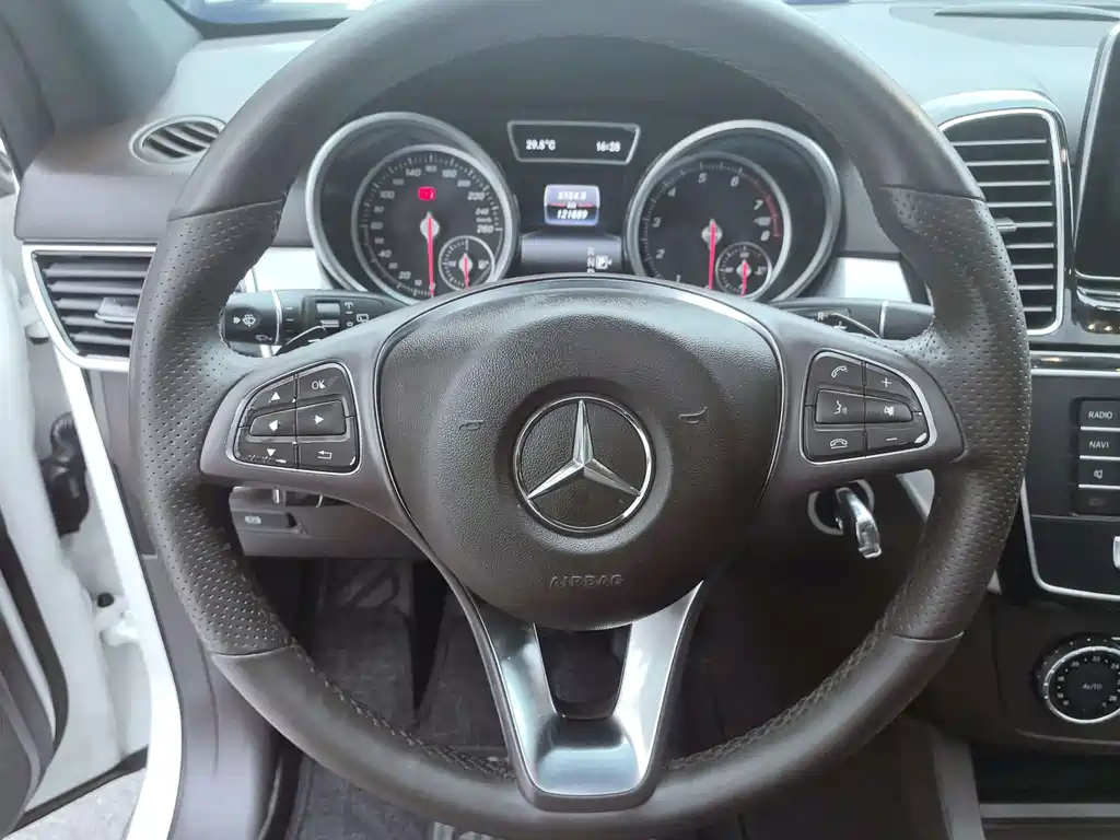 Mercedes-Benz GLE (Import) — миниатюра 14