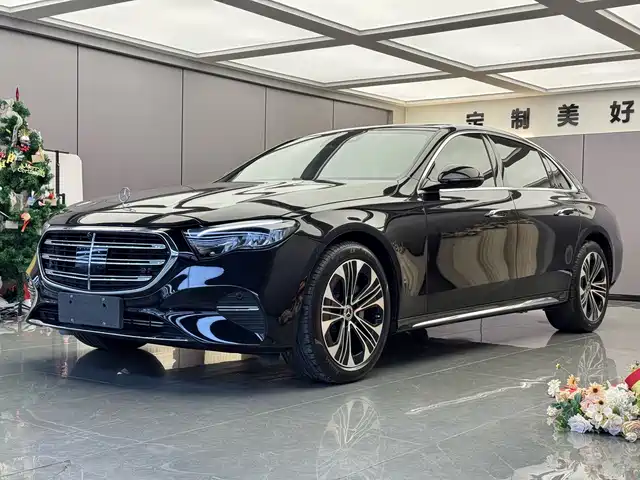 Mercedes-Benz E-Class 2025 E 300 L Luxury — фото 1