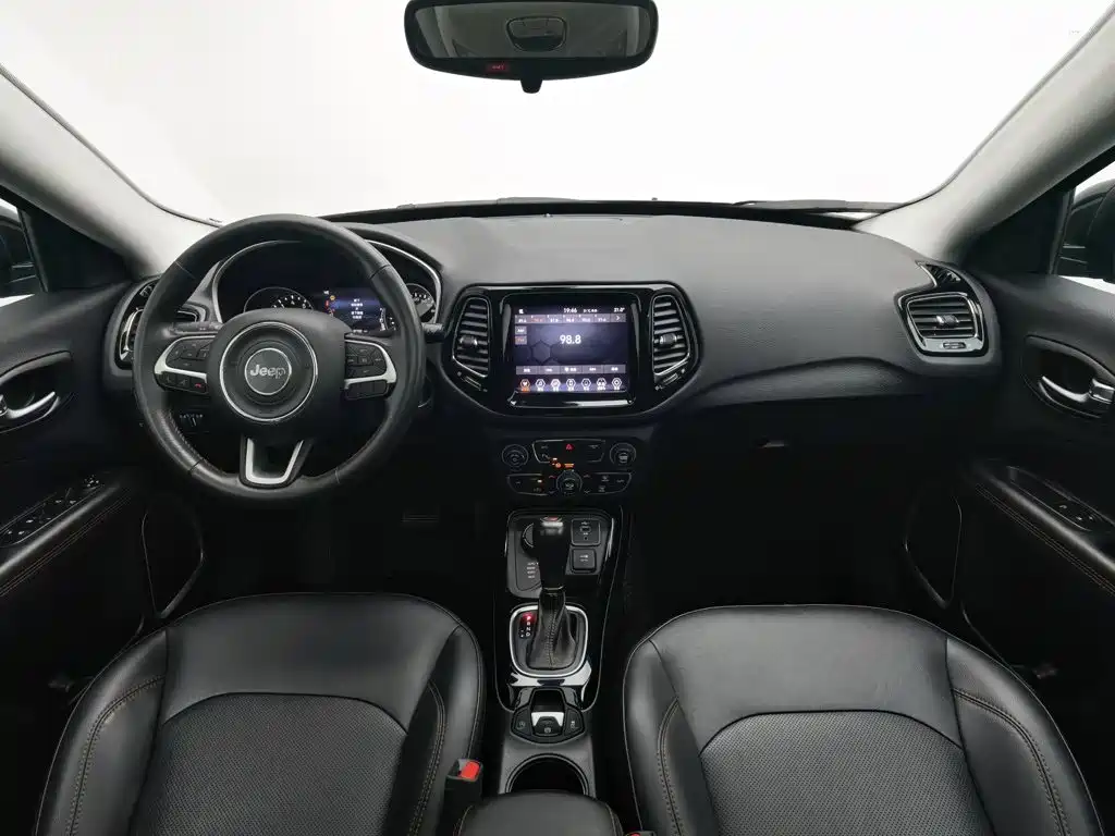Jeep Compass — миниатюра 5