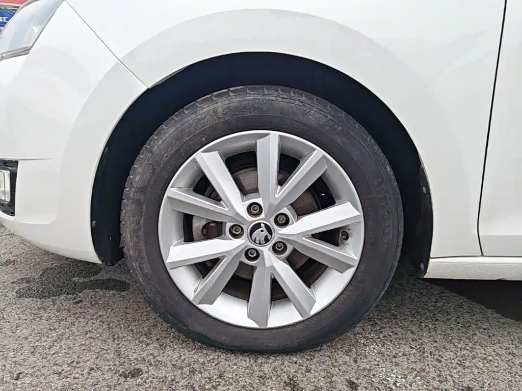 Skoda Rapid — миниатюра 23