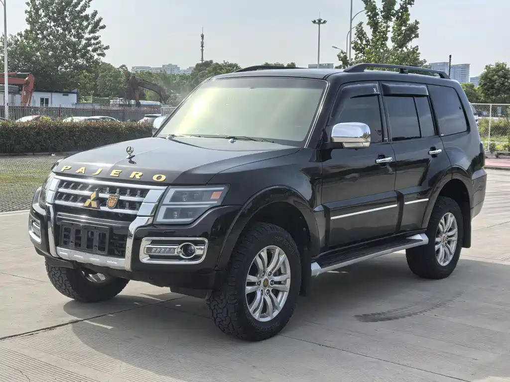 Mitsubishi Pajero (Import) 2018