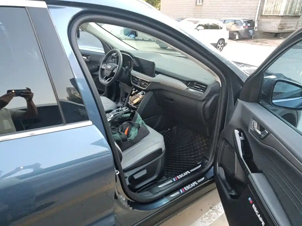 Ford Escape — миниатюра 18