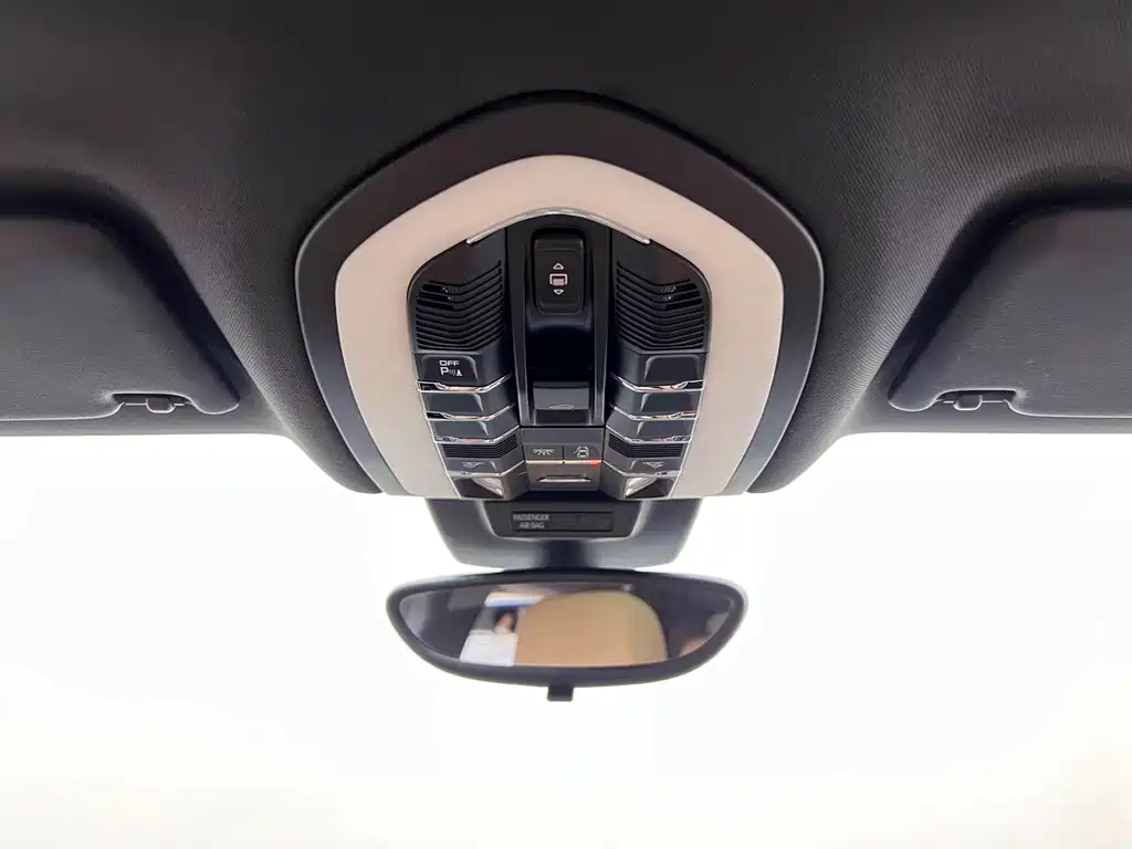 Porsche Macan — миниатюра 18