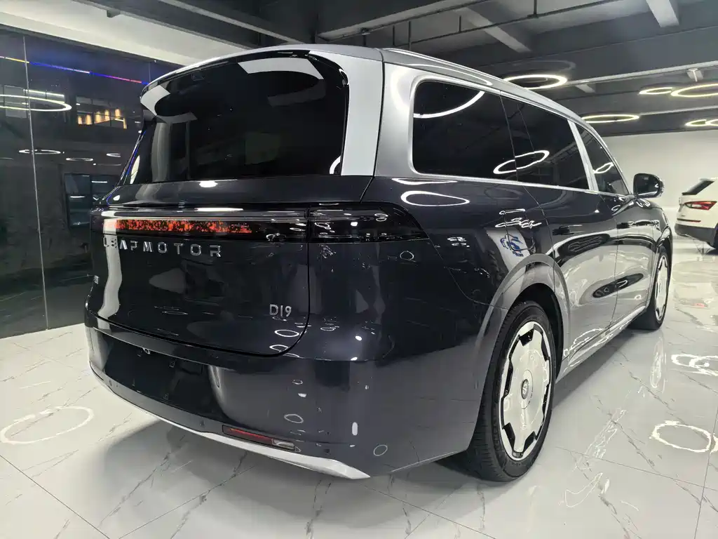 Leapmotor D19 2026 500 мест