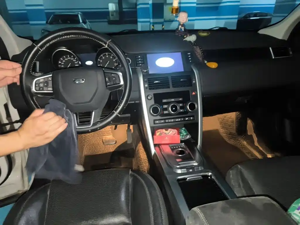 Land Rover Discovery Sport — миниатюра 10