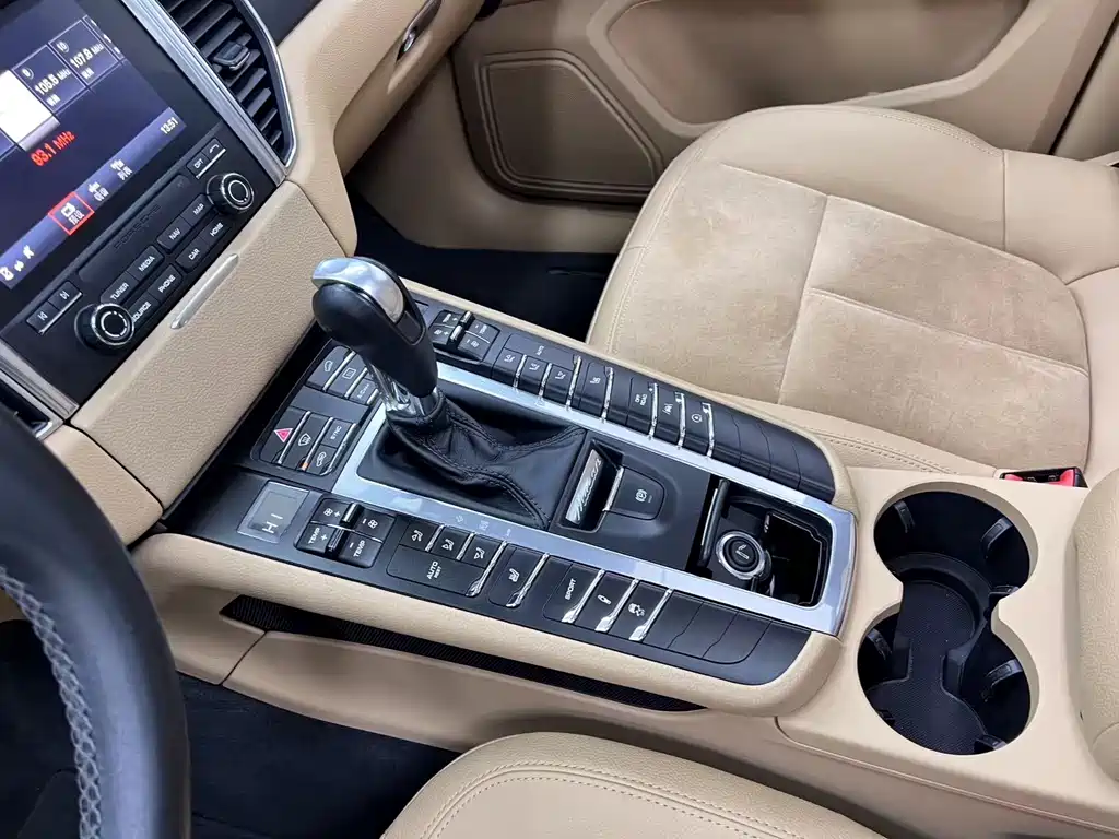Porsche Macan — миниатюра 20
