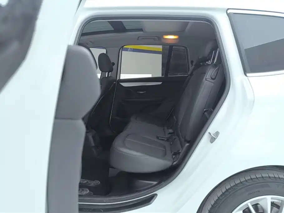 BMW 2 SERIES MULTIFUNCTIONAL STATION WAGON