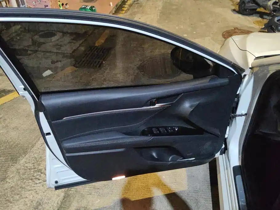 Toyota Camry — миниатюра 7