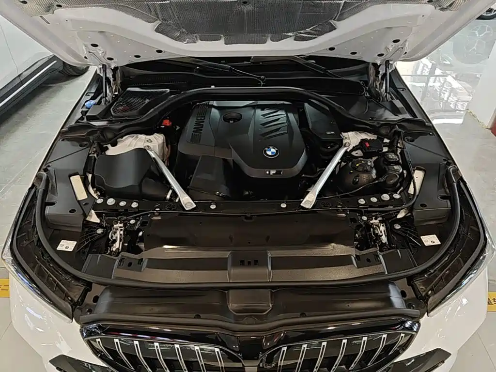 BMW 5 Series — миниатюра 20