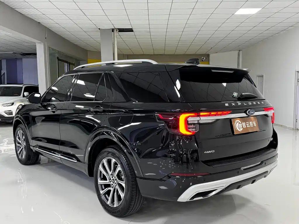 Ford Explorer — миниатюра 7