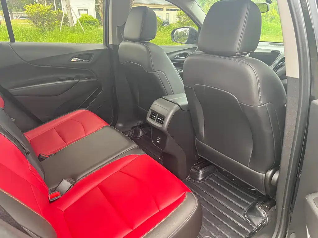 Chevrolet Equinox — миниатюра 15