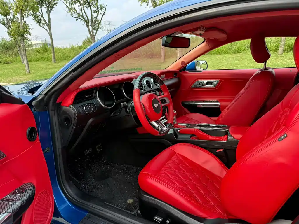 Ford Mustang — миниатюра 4