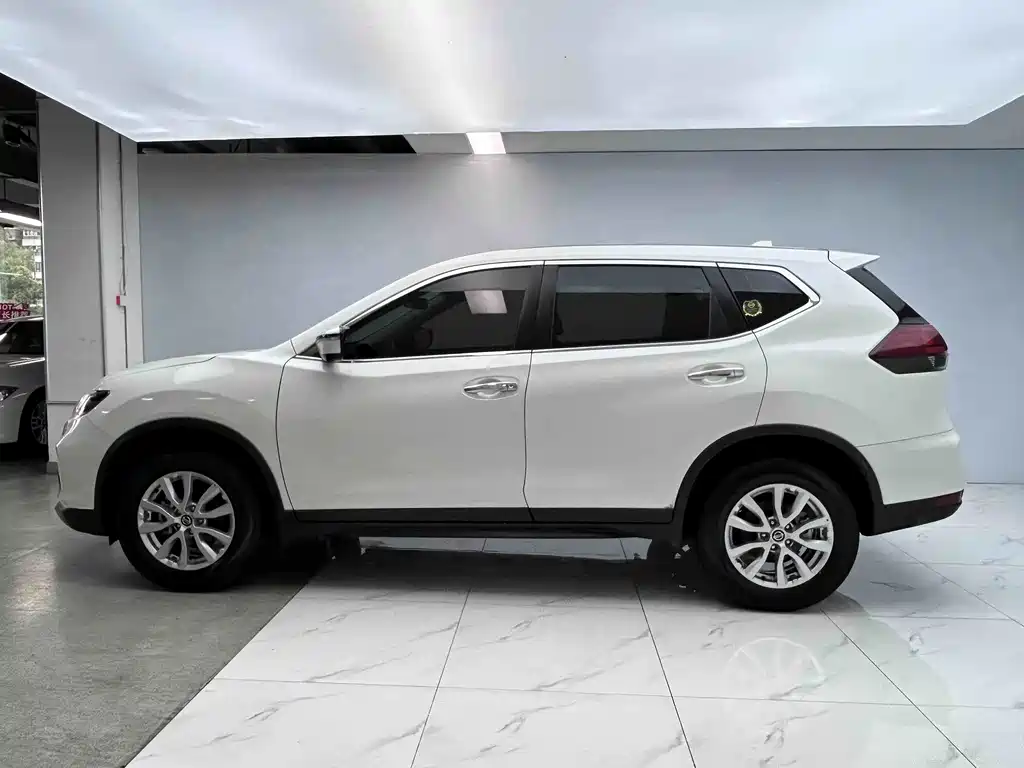 Nissan X-Trail — миниатюра 4