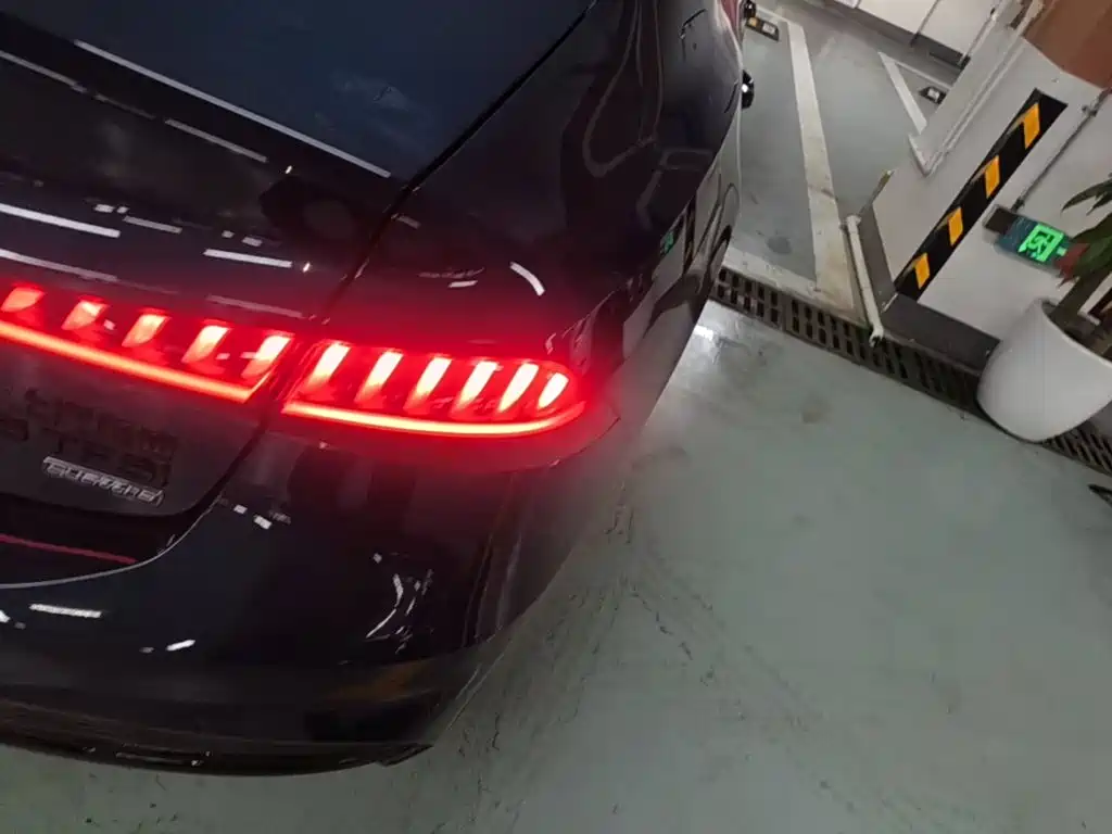 Audi A7L 2022 55 TFSI quattro S-line