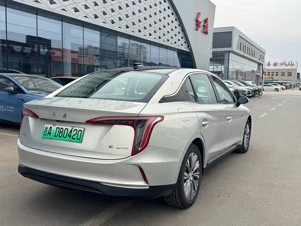 Hongqi HONGQI E QM5
