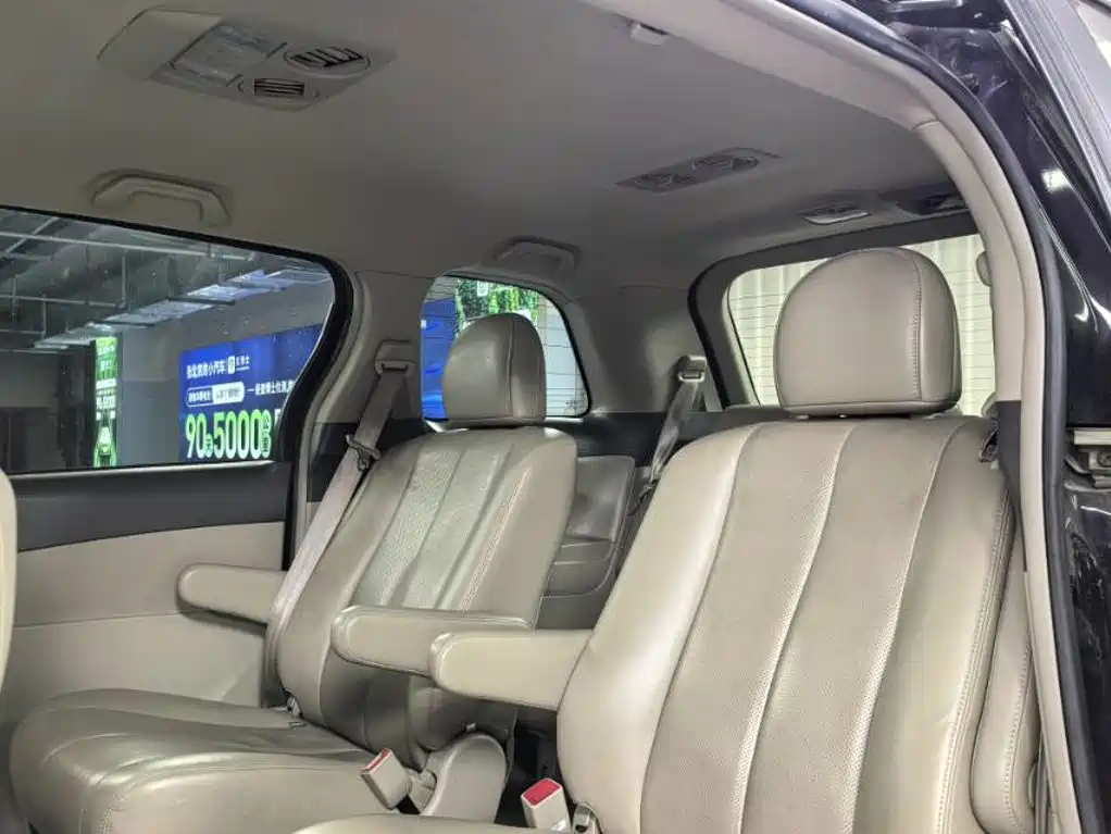 BYD M6 — миниатюра 11