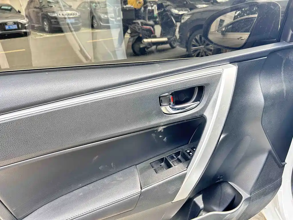 Toyota Corolla E+ E+ 2019 1.8L E-CVT Luxury