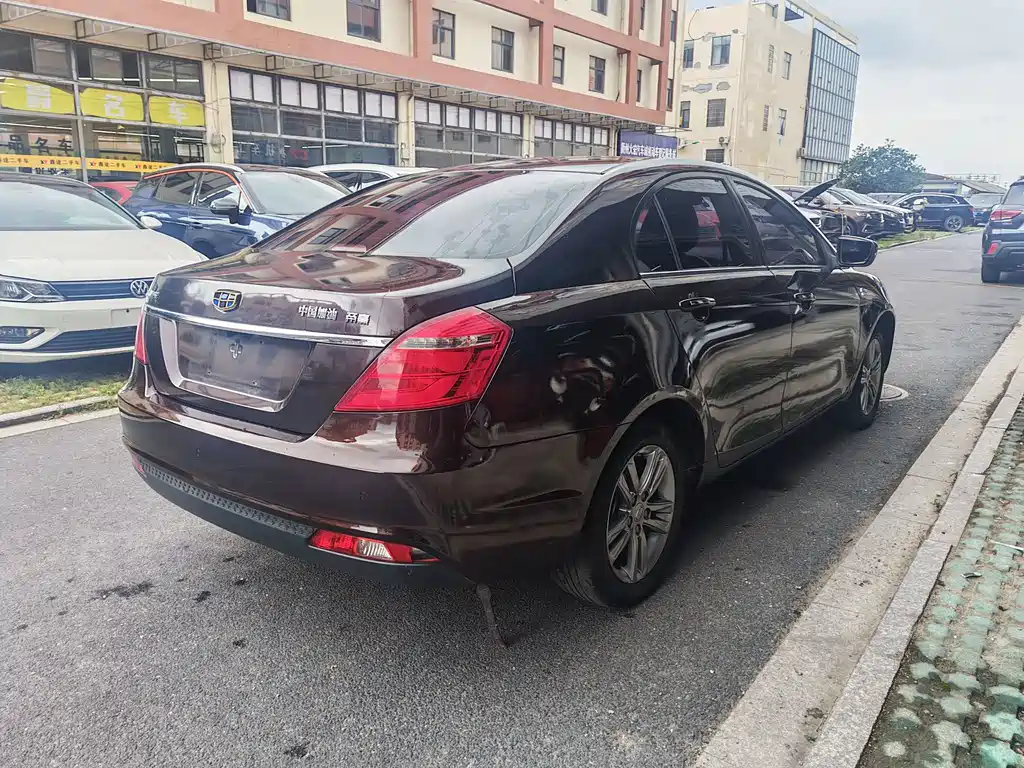 Geely Emgrand — миниатюра 5