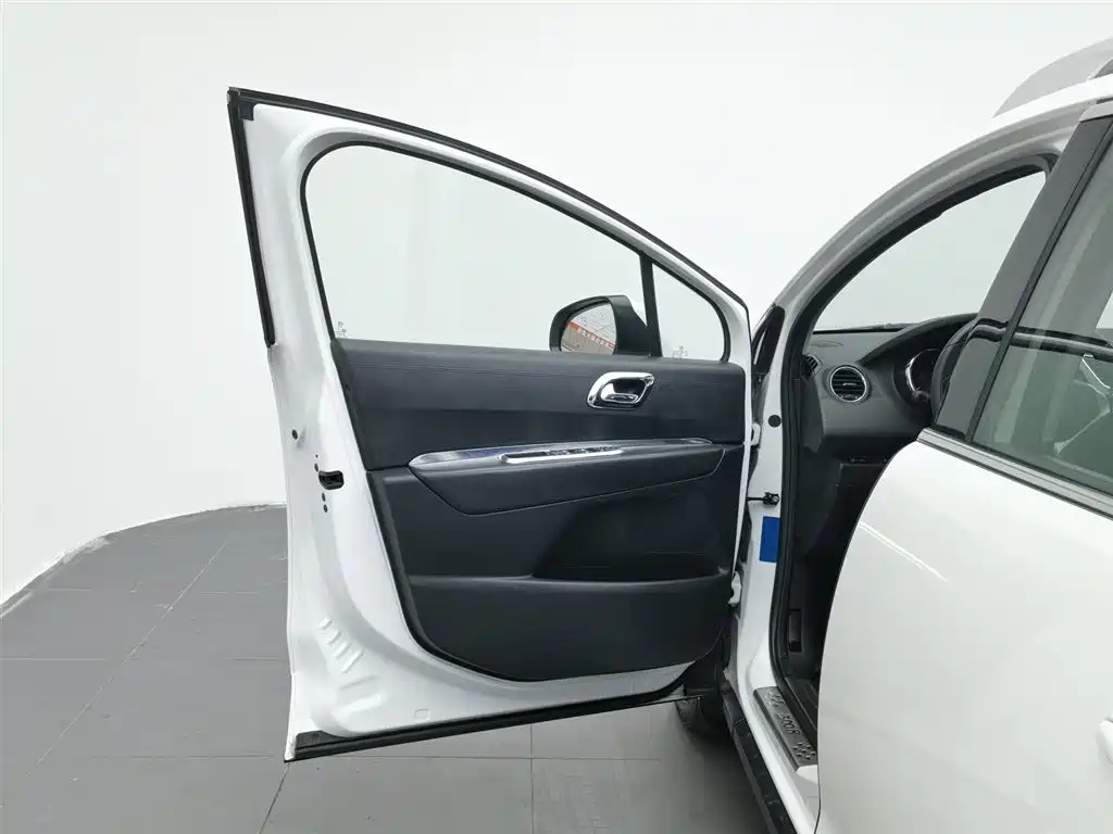 Peugeot 3008 2015 2.0L AT