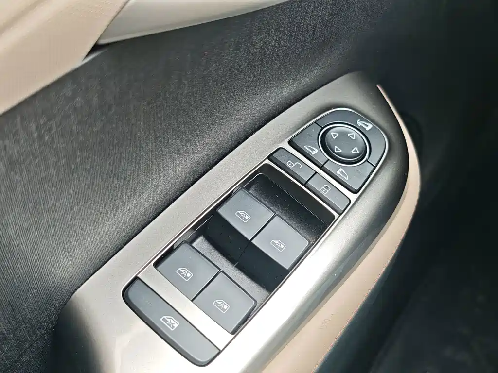 BYD Dolphin — миниатюра 19