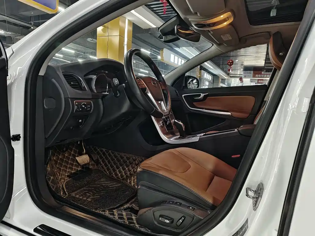 Volvo S60 — миниатюра 9