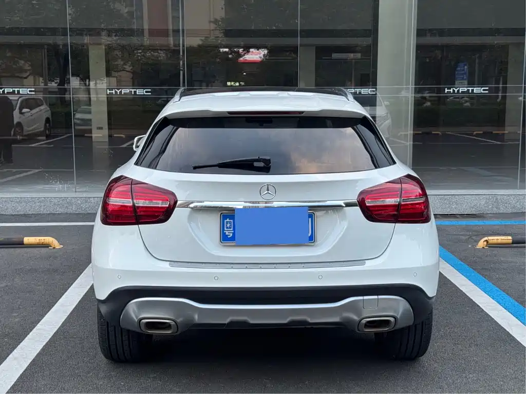 Mercedes-Benz GLA — миниатюра 12