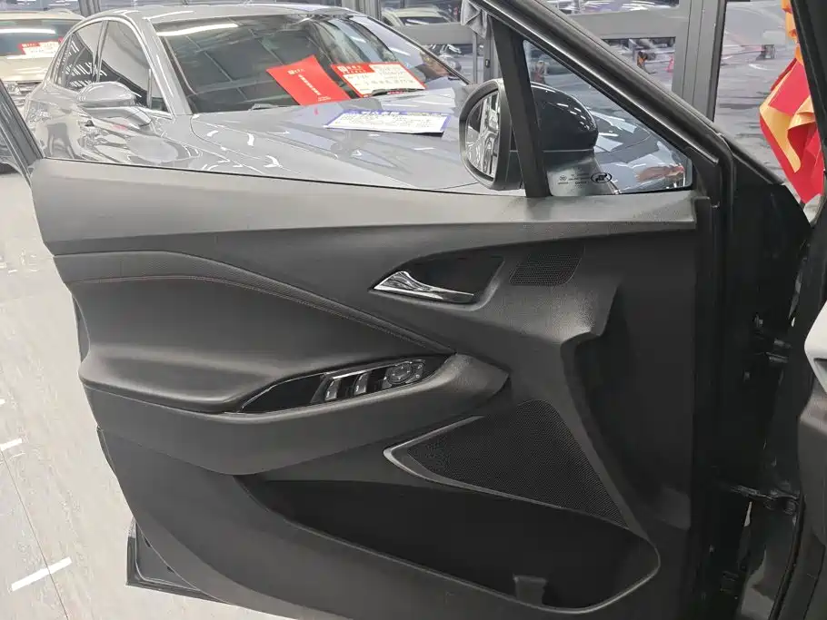 Chevrolet Volando — миниатюра 7