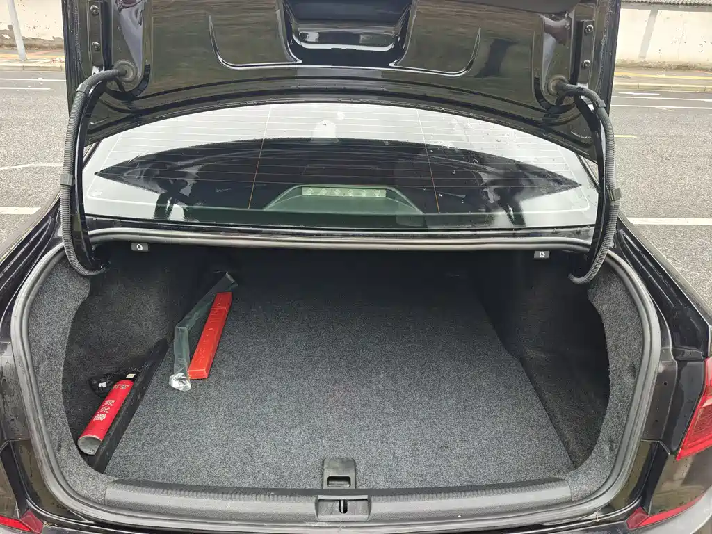 Volkswagen Passat 2019 2.5L AT