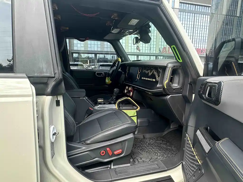Ford Bronco — миниатюра 8