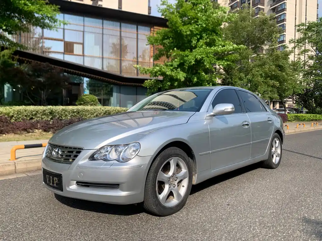 Toyota Reiz 2010