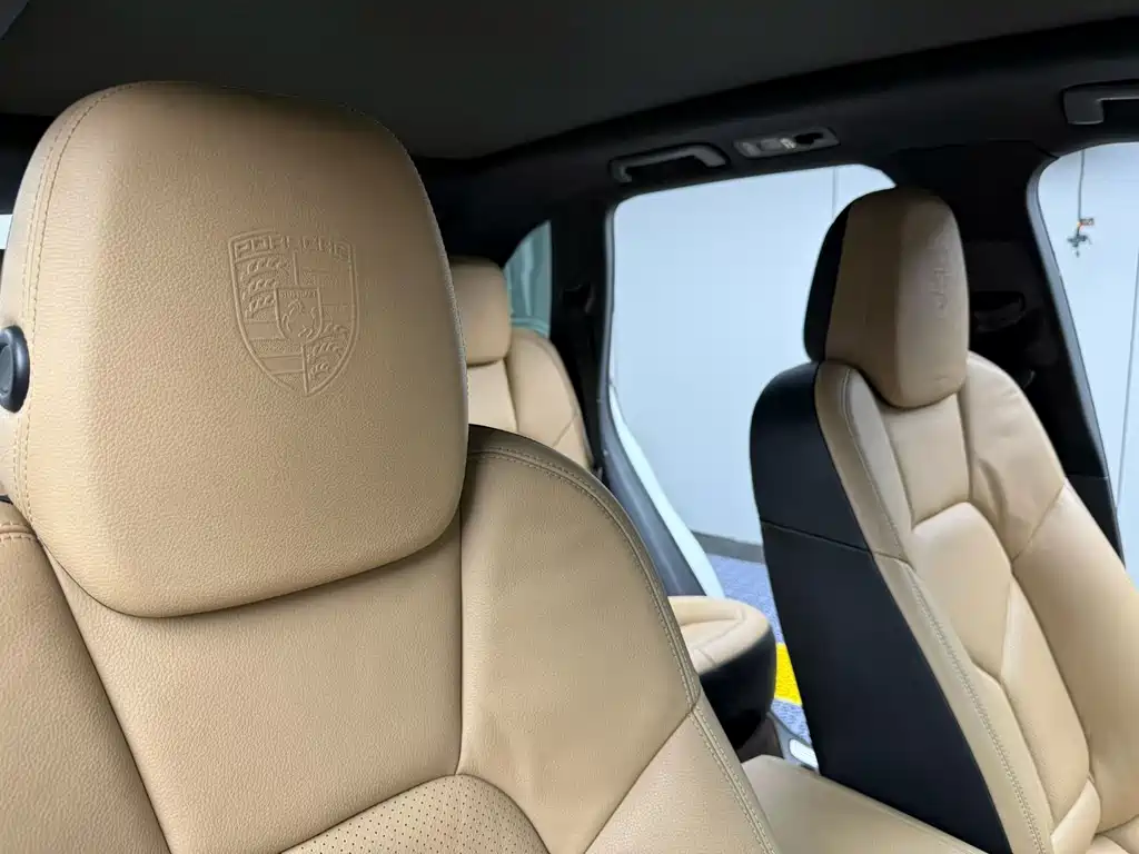 Porsche Cayenne — миниатюра 18