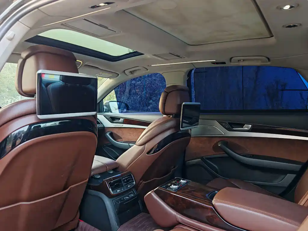 Audi A8 — миниатюра 7