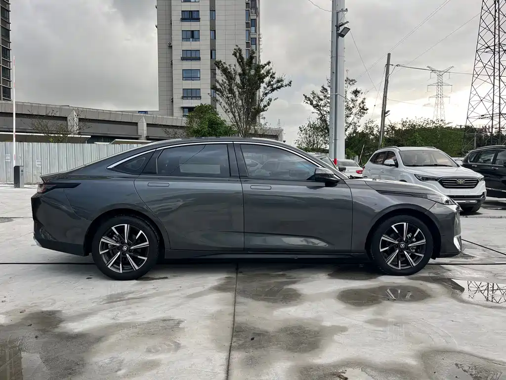 Changan Yida — миниатюра 4