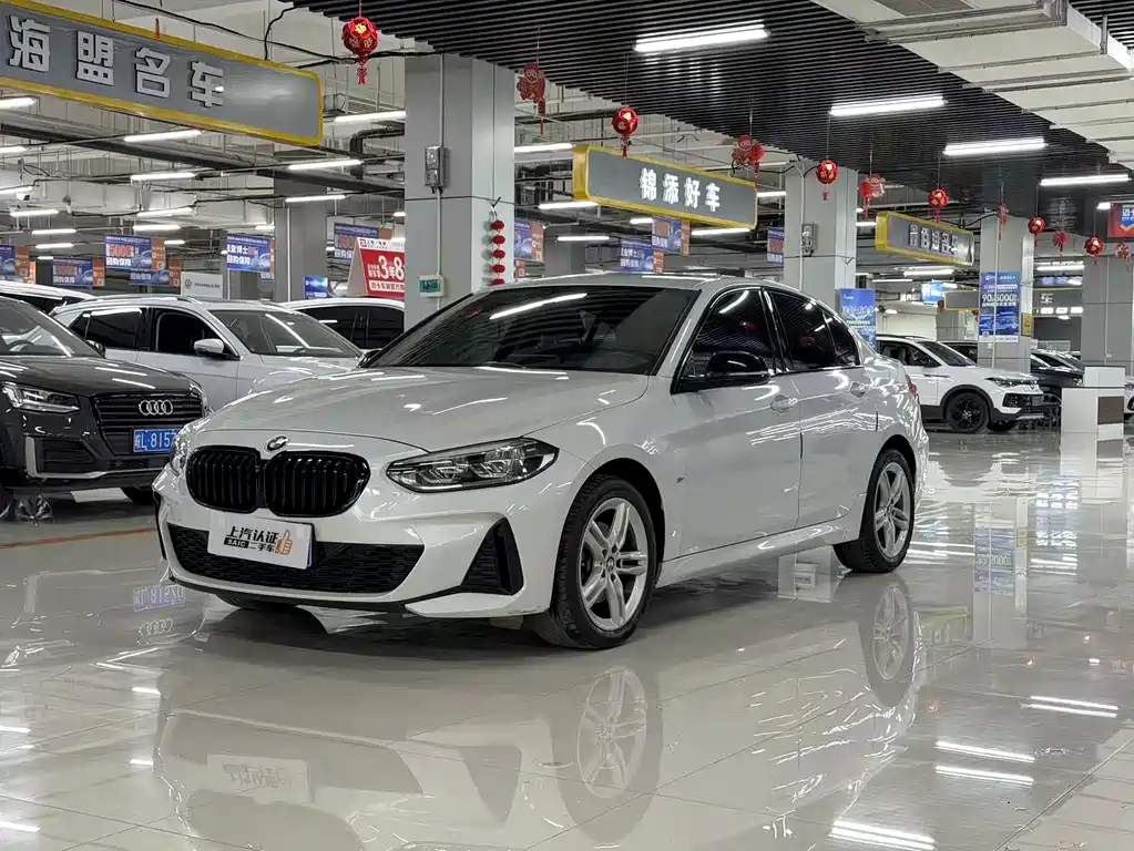 BMW 1 SERIES