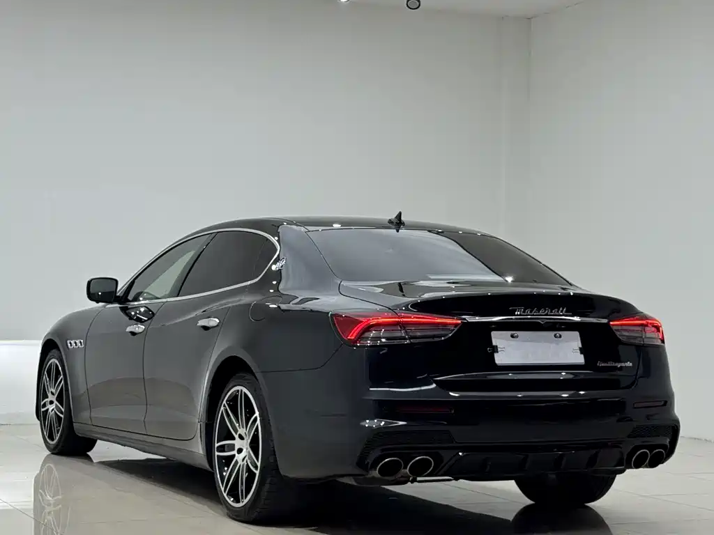Maserati Quattroporte — миниатюра 8