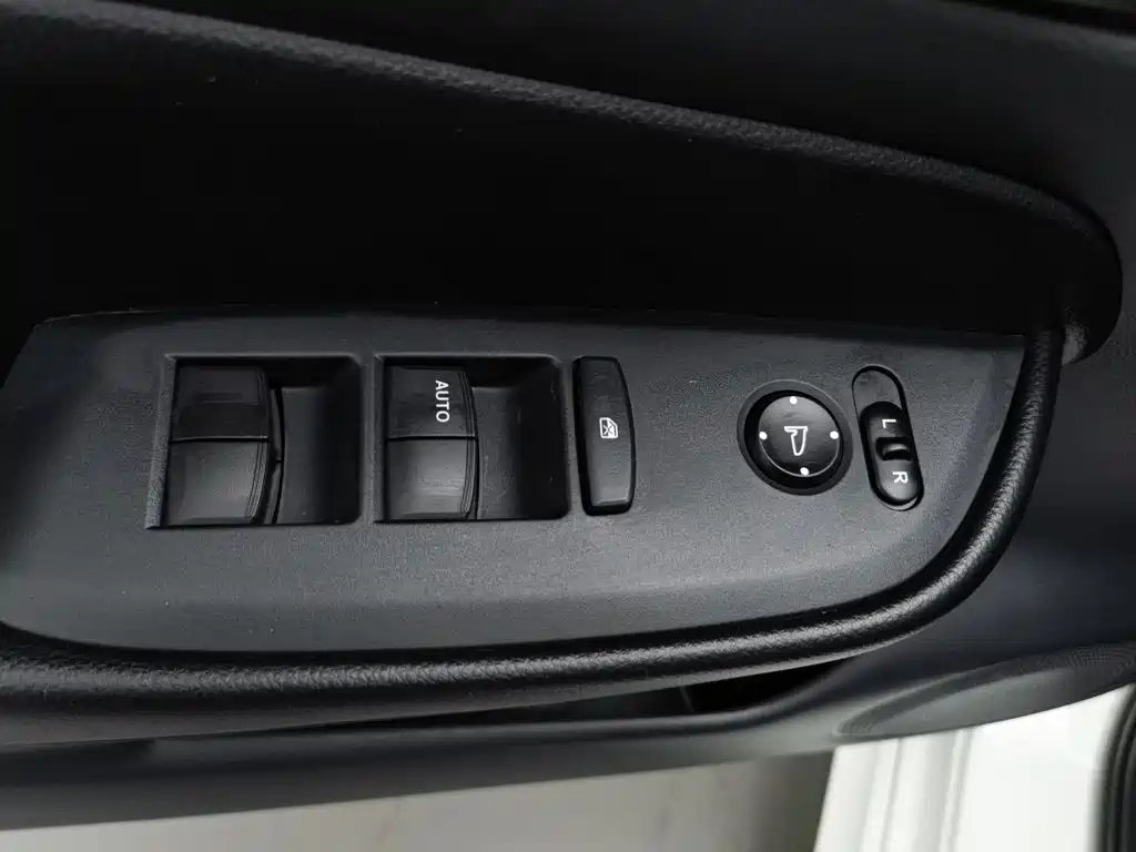 Honda Fit — миниатюра 9
