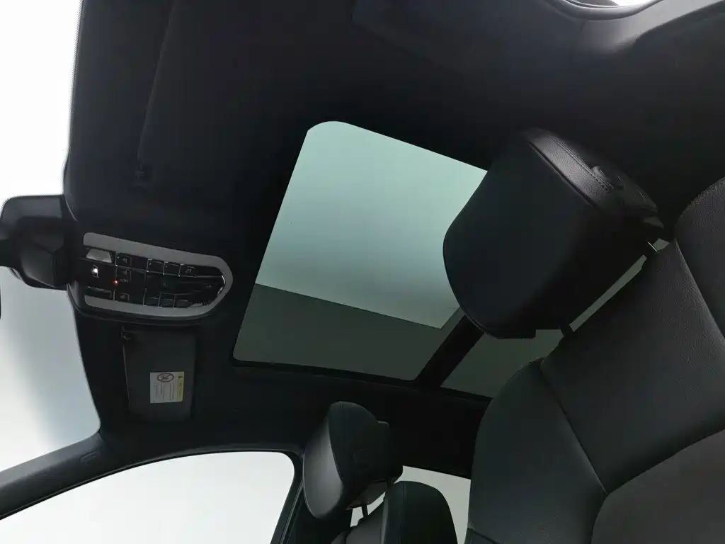 Porsche Macan — миниатюра 14