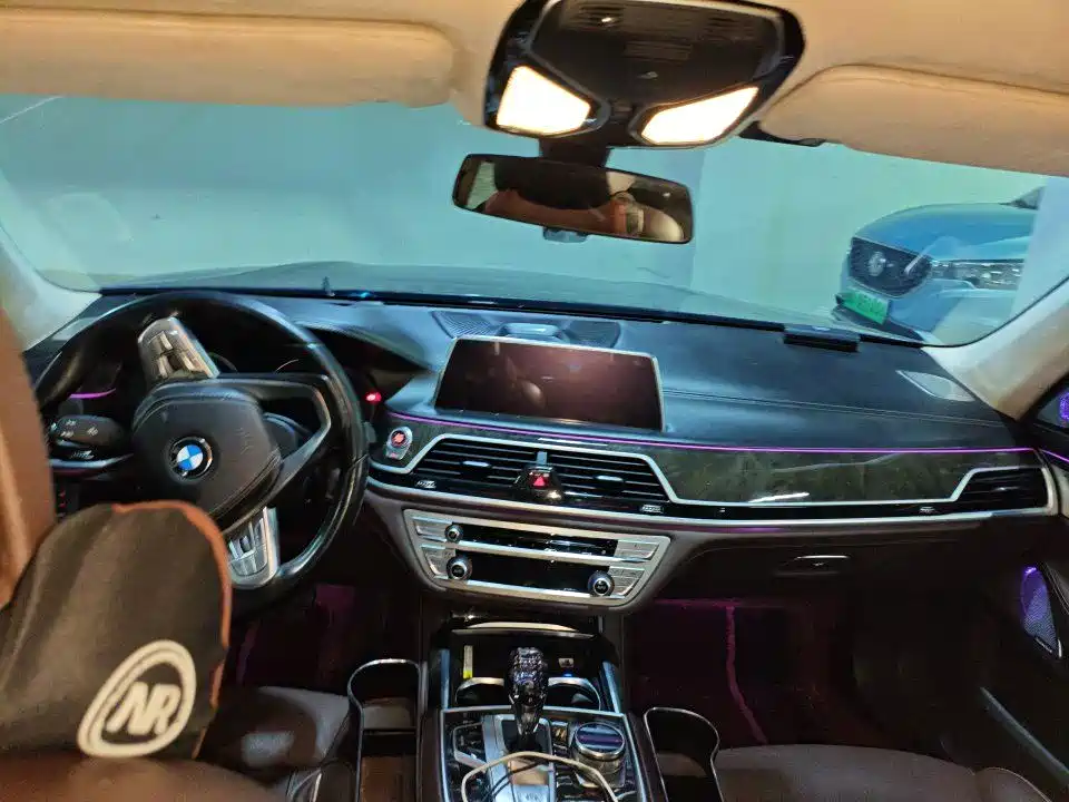 BMW 7 Series — миниатюра 2