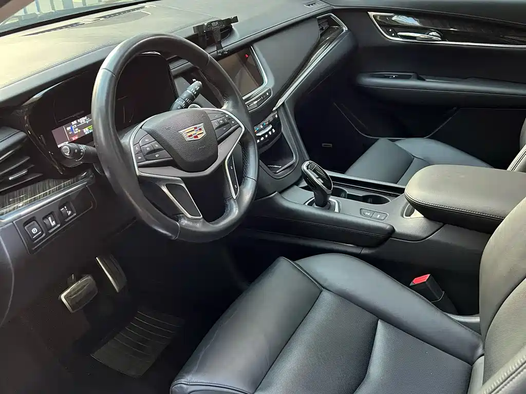 Cadillac XT5 — миниатюра 6