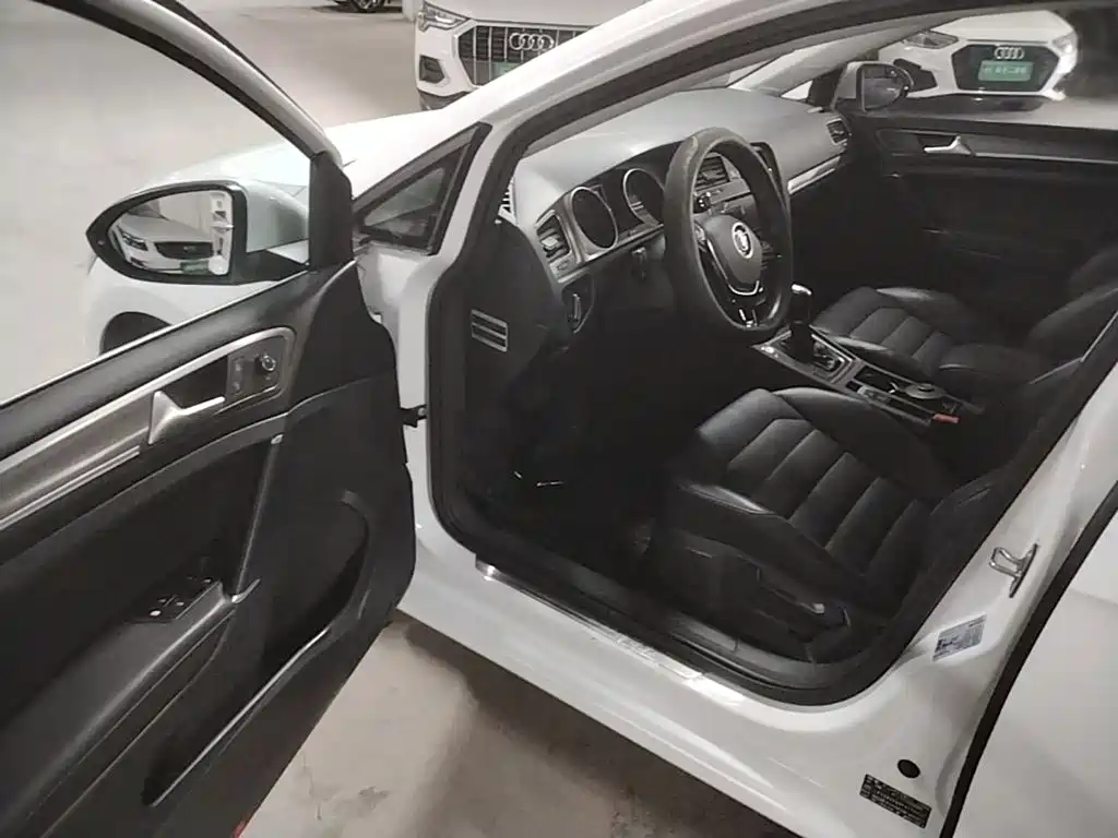 Volkswagen Golf — миниатюра 12