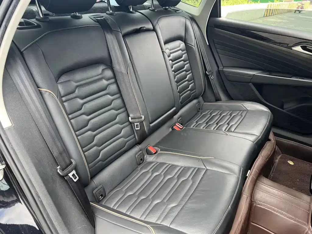 Volkswagen Passat — миниатюра 16