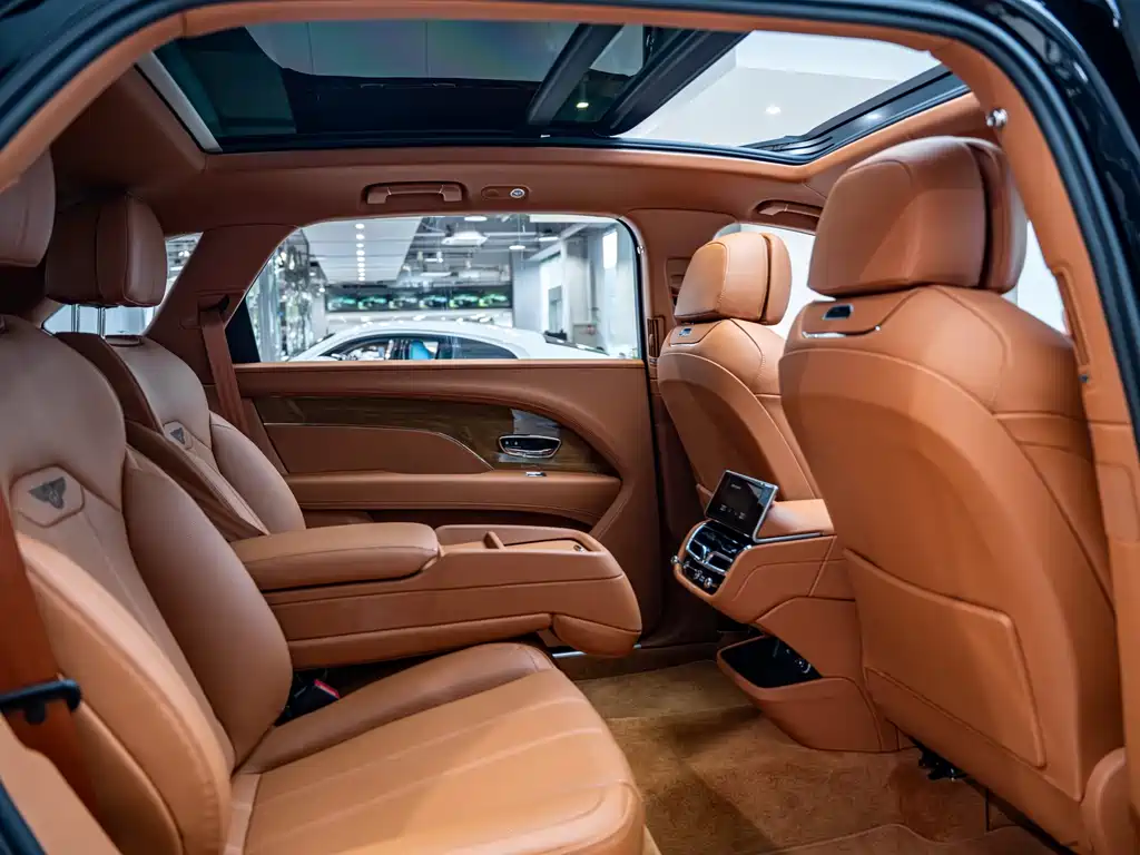 Bentley Bentayga — миниатюра 14