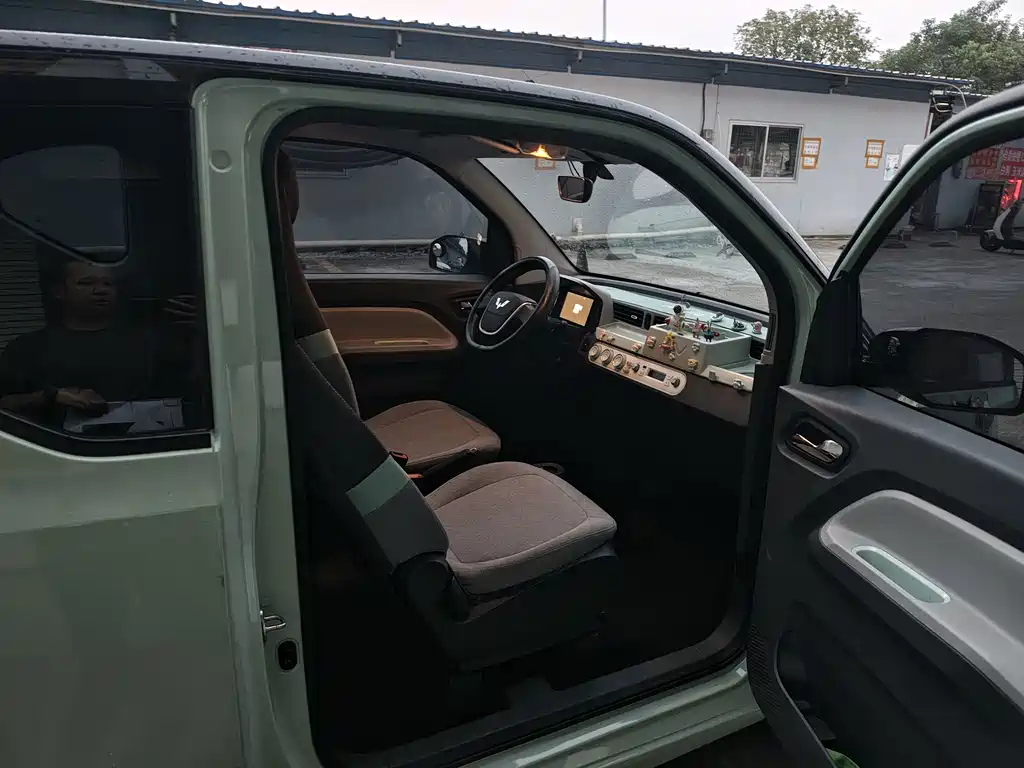 Wuling MINIEV — миниатюра 7