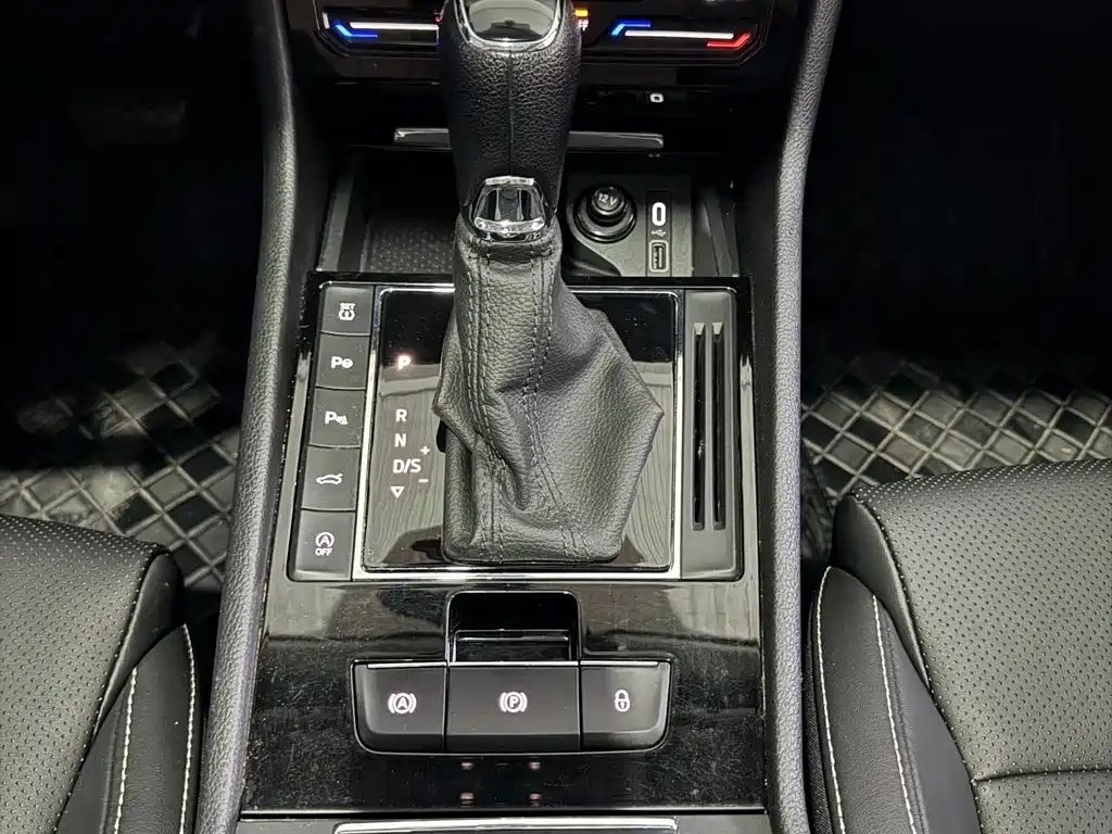 Skoda Superb — миниатюра 16