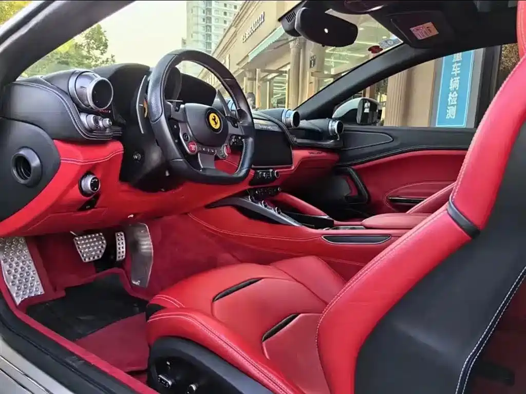 Ferrari GTC4Lusso — миниатюра 4